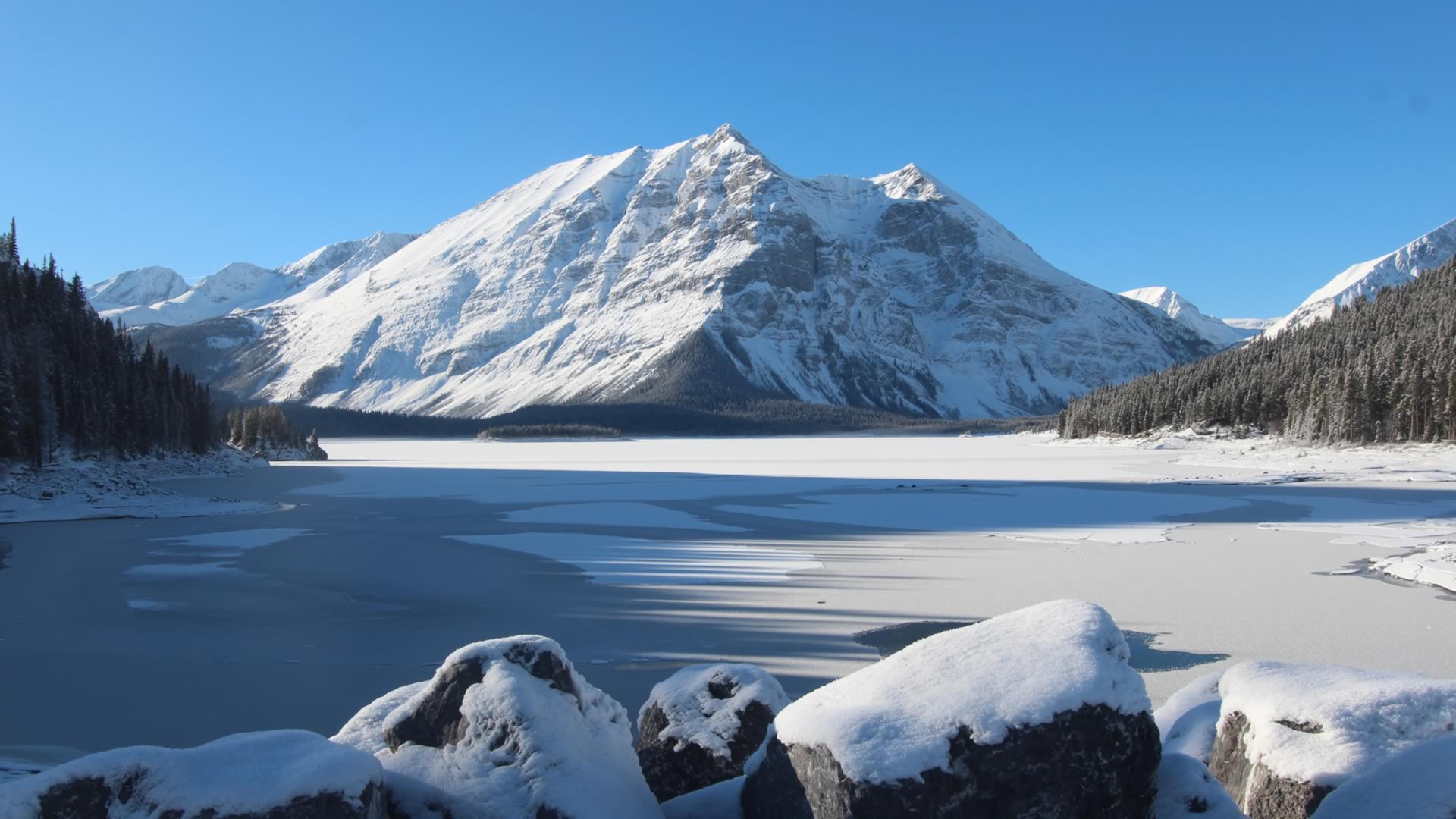 Montagne enneigée Canada